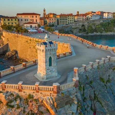 Abitare Con L'arte Di Un Art Designer * Piombino